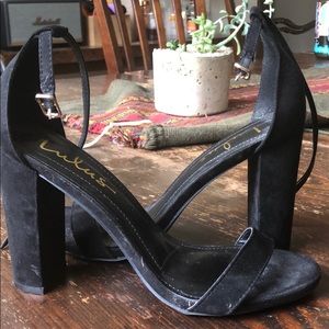 Classic Lulus Strappy Heel